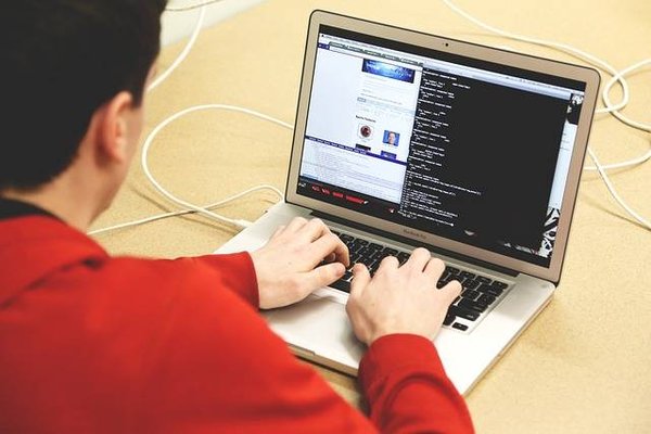 Quatre plateformes pour apprendre à coder gratuitement